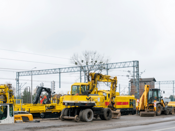 Heavy Construction Equipment Shipping Costs with A1 Auto Transport and Understanding Inventory Levels in the USA Real Estate Market