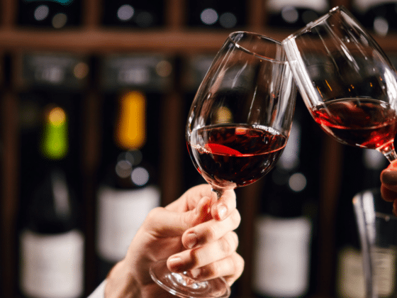 Wine and Champagne Gifts: Convenience at Your Doorstep