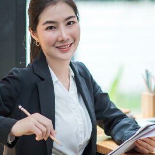 The Psychology of Closing Techniques: When and How to Seal the Deal