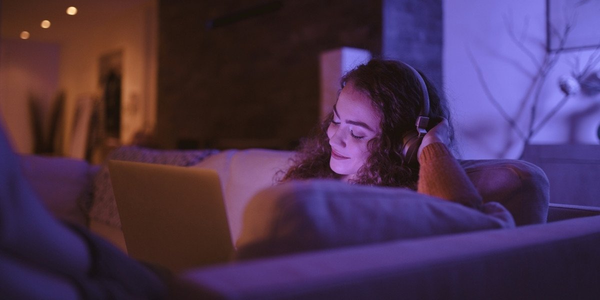 Why ASMR Videos Are So Relaxing (And Weirdly Popular)