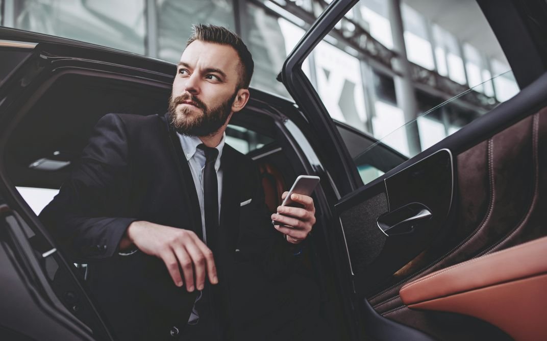 Why Choosing a Limo Service in Miami Elevates Your Travel Experience