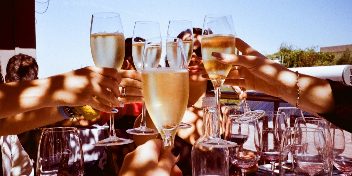 Why Prosecco Wine Gift Baskets Are An Excellent Party & Corporate Gift Choice